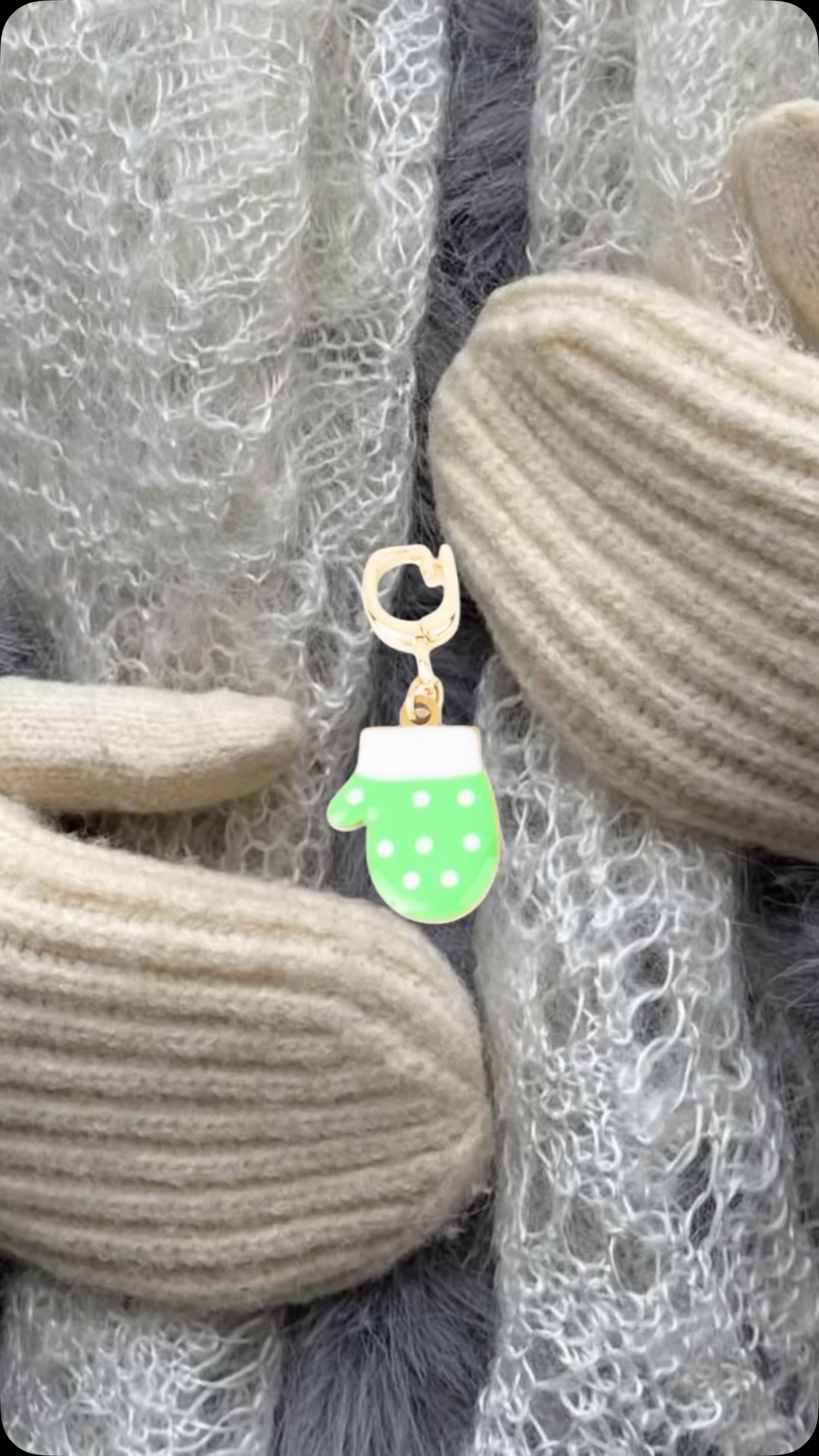 Holiday charms are HERE & they’re the perfect little addition for the season! 
.
Pair them with one of our rope necklaces or add them to any of your favorite necklaces for the cutest festive touch. Mix, match, and create a holiday look that feels totally YOU!
.
What’s your favorite?